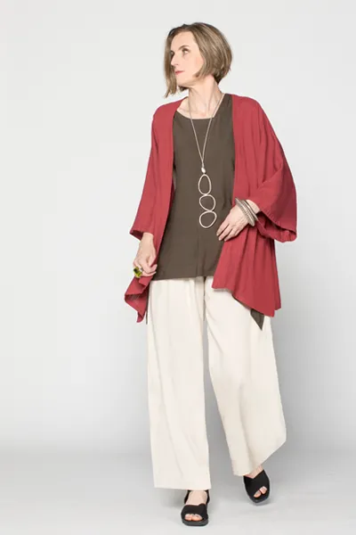 Short Kimono Jacket in Raspberry Papyrus